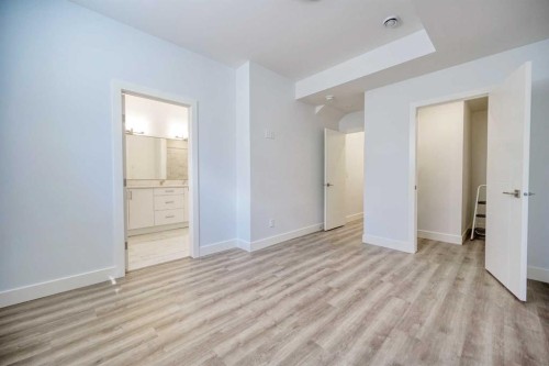 2006 26A Street Sw, Calgary, AB - Indoor Photo Showing Other Room