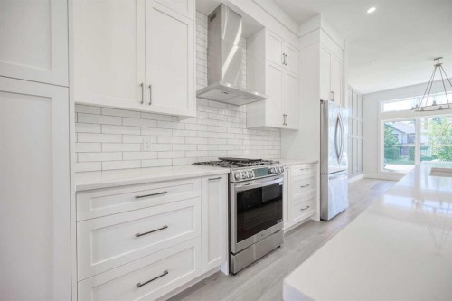 2006 26A Street Sw, Calgary, AB - Indoor Photo Showing Kitchen With Upgraded Kitchen