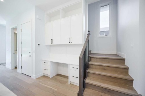 2006 26A Street Sw, Calgary, AB - Indoor Photo Showing Other Room