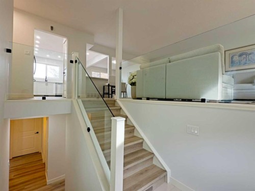 7032 78 Street Nw, Calgary, AB - Indoor Photo Showing Other Room