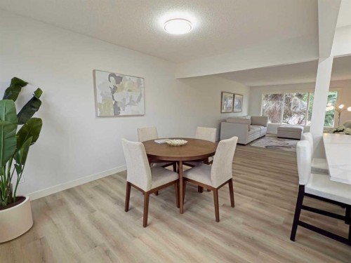 7032 78 Street Nw, Calgary, AB - Indoor Photo Showing Dining Room