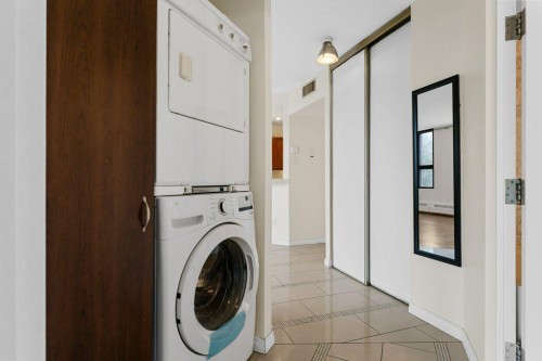 402-1202 13 Avenue Sw, Calgary, AB - Indoor Photo Showing Laundry Room