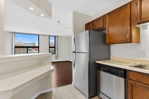 402-1202 13 Avenue Sw, Calgary, AB - Indoor Photo Showing Kitchen