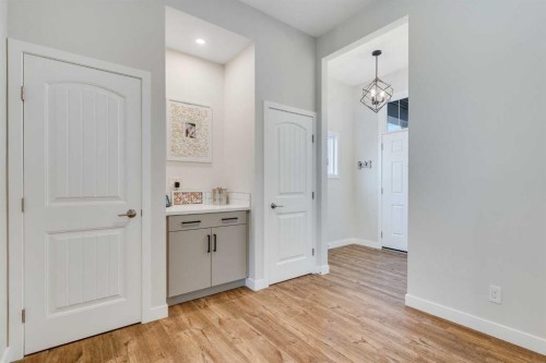 99 Legacy Glen Terrace Se, Calgary, AB - Indoor Photo Showing Other Room