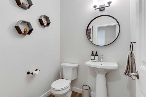 99 Legacy Glen Terrace Se, Calgary, AB - Indoor Photo Showing Bathroom