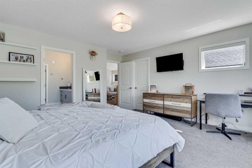 99 Legacy Glen Terrace Se, Calgary, AB - Indoor Photo Showing Bedroom