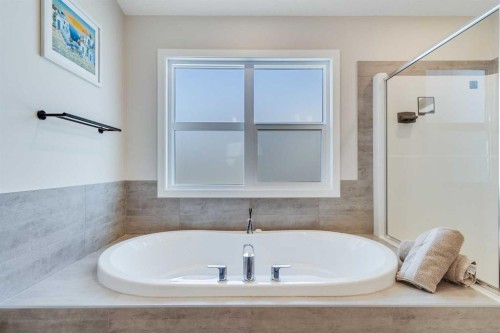 99 Legacy Glen Terrace Se, Calgary, AB - Indoor Photo Showing Bathroom