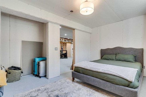 99 Legacy Glen Terrace Se, Calgary, AB - Indoor Photo Showing Bedroom