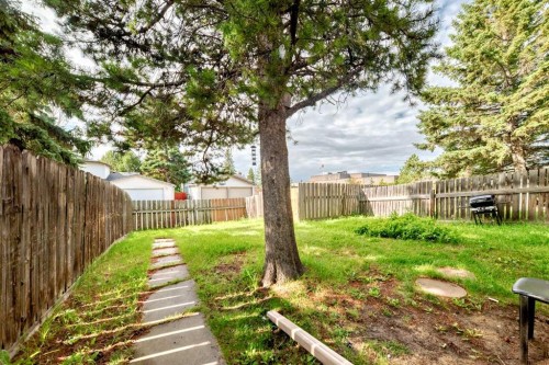 6203 Rundlehorn Drive Ne, Calgary, AB - Outdoor