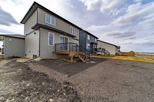 71 Vincent Crescent, Olds, AB - Outdoor