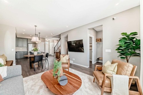1014 Sawgrass Link Nw, Airdrie, AB - Indoor Photo Showing Living Room