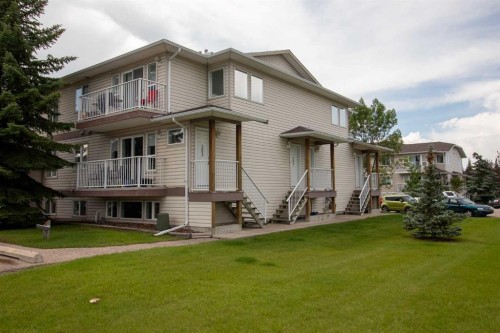 103-604 19 Street Se, High River, AB - Outdoor