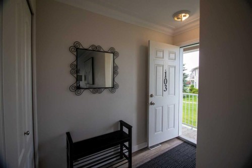 103-604 19 Street Se, High River, AB - Indoor Photo Showing Other Room