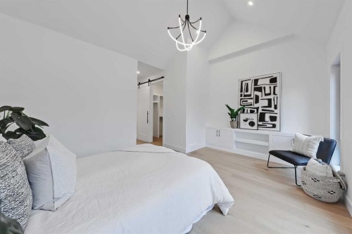 2720 5 Avenue Nw, Calgary, AB - Indoor Photo Showing Bedroom