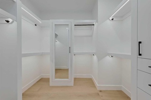 2720 5 Avenue Nw, Calgary, AB - Indoor Photo Showing Other Room