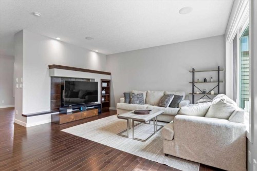 13 Sage Hill Landing Nw, Calgary, AB - Indoor Photo Showing Living Room