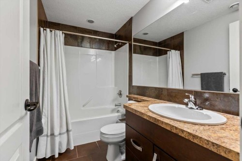 13 Sage Hill Landing Nw, Calgary, AB - Indoor Photo Showing Bathroom
