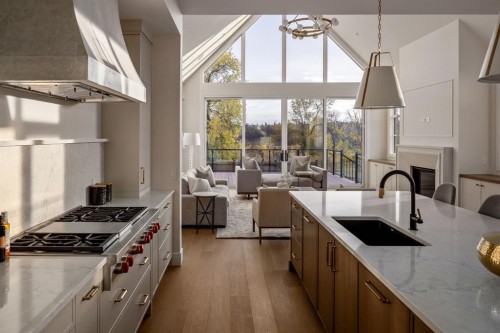 2920 Toronto Crescent Nw, Calgary, AB - Indoor Photo Showing Kitchen With Upgraded Kitchen