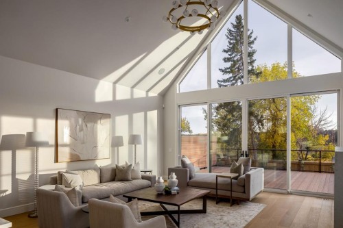 2920 Toronto Crescent Nw, Calgary, AB - Indoor Photo Showing Living Room