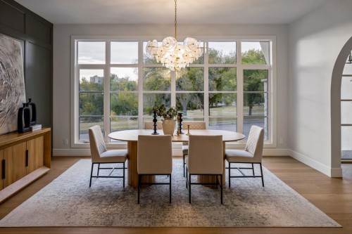 2920 Toronto Crescent Nw, Calgary, AB - Indoor Photo Showing Dining Room