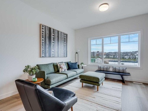 105-2231 81 Street Sw, Calgary, AB - Indoor Photo Showing Living Room
