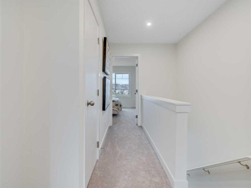 105-2231 81 Street Sw, Calgary, AB - Indoor Photo Showing Other Room