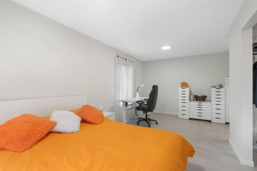 20531 Seton Way Se, Calgary, AB - Indoor Photo Showing Bedroom