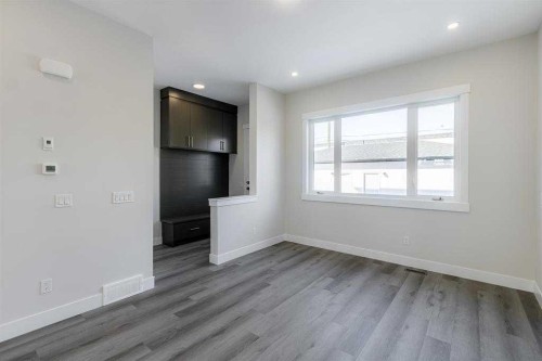 2526 4 Avenue Nw, Calgary, AB - Indoor Photo Showing Other Room