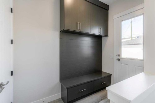 2526 4 Avenue Nw, Calgary, AB - Indoor Photo Showing Other Room