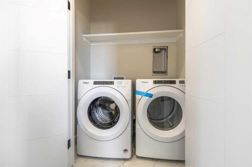 2526 4 Avenue Nw, Calgary, AB - Indoor Photo Showing Laundry Room