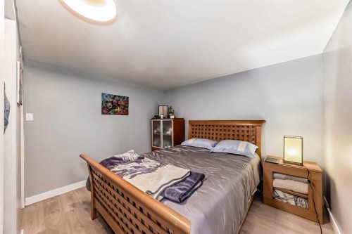 5023 Marlborough Drive Ne, Calgary, AB - Indoor Photo Showing Bedroom