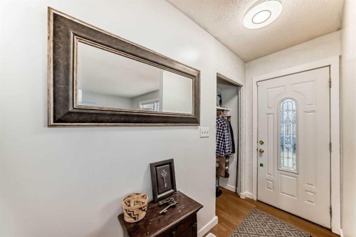 5023 Marlborough Drive Ne, Calgary, AB - Indoor Photo Showing Other Room