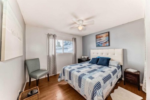 5023 Marlborough Drive Ne, Calgary, AB - Indoor Photo Showing Bedroom
