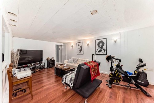 5023 Marlborough Drive Ne, Calgary, AB - Indoor