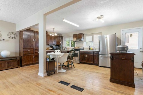 87 Hillgrove Drive Sw, Calgary, AB - Indoor