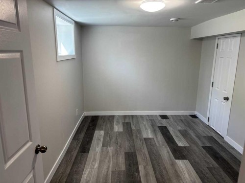 106 26 Avenue Nw, Calgary, AB - Indoor Photo Showing Other Room