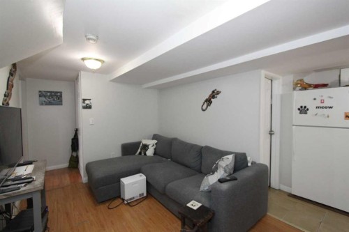 106 26 Avenue Nw, Calgary, AB - Indoor