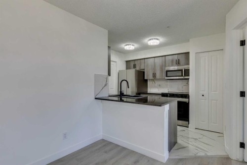 1327-81 Legacy Boulevard Se, Calgary, AB - Indoor Photo Showing Kitchen