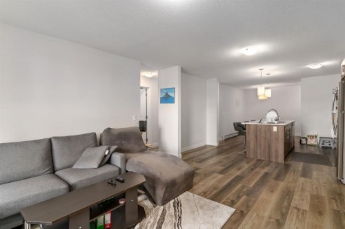 303 Waddy Lane, Strathmore, AB - Indoor Photo Showing Living Room