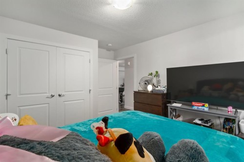 303 Waddy Lane, Strathmore, AB - Indoor Photo Showing Bedroom