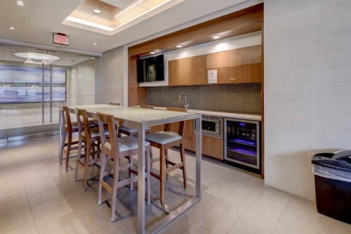 246-222 Riverfront Avenue Sw, Calgary, AB - Indoor