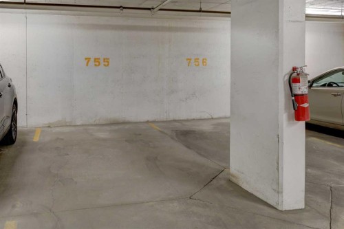 246-222 Riverfront Avenue Sw, Calgary, AB - Indoor Photo Showing Garage