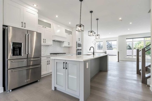 4923 20 Avenue Nw, Calgary, AB - Indoor Photo Showing Kitchen With Upgraded Kitchen