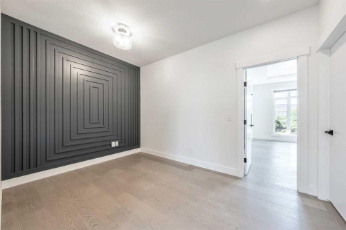 4923 20 Avenue Nw, Calgary, AB - Indoor Photo Showing Other Room