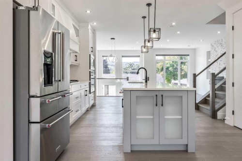 4923 20 Avenue Nw, Calgary, AB - Indoor Photo Showing Kitchen With Upgraded Kitchen