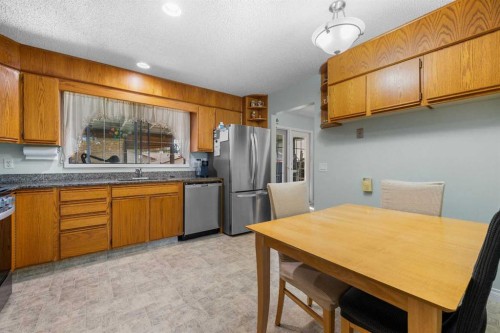 232 Templeside Circle Ne, Calgary, AB - Indoor Photo Showing Kitchen