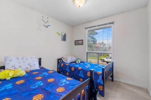 232 Templeside Circle Ne, Calgary, AB - Indoor Photo Showing Bedroom