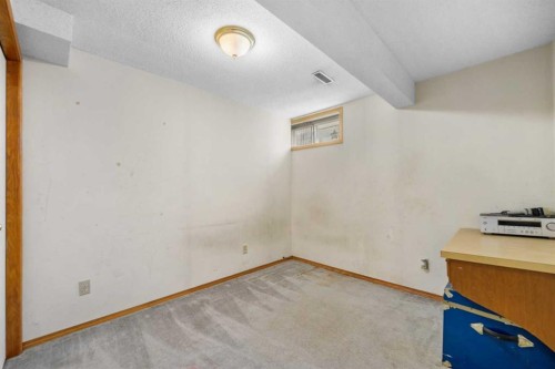 232 Templeside Circle Ne, Calgary, AB - Indoor Photo Showing Other Room