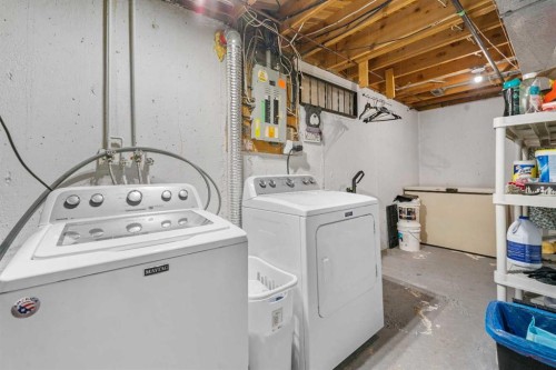 232 Templeside Circle Ne, Calgary, AB - Indoor Photo Showing Laundry Room