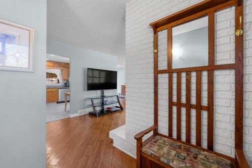 232 Templeside Circle Ne, Calgary, AB - Indoor Photo Showing Other Room